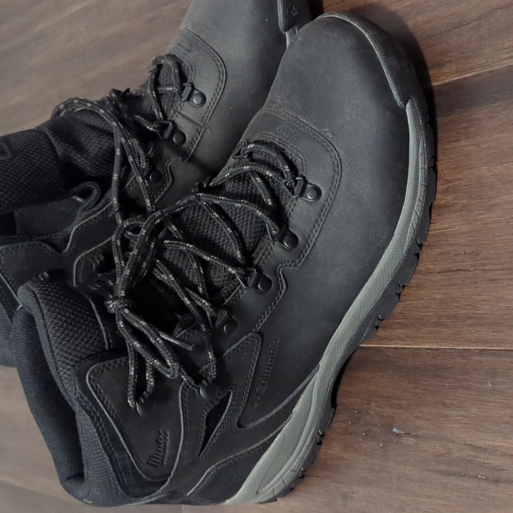 Columbia Men's Yoncalla Hiking Boots